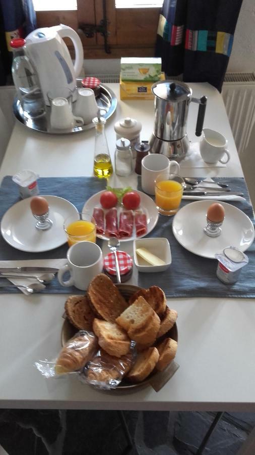 カステルフォリット・デ・ラ・ロカ Cala Clareta Bed & Breakfast エクステリア 写真